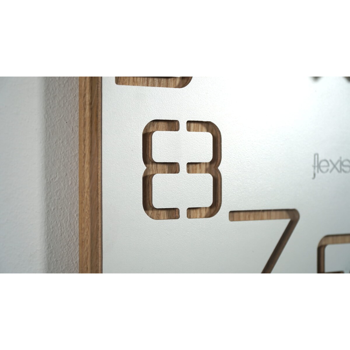 Biały zegar ścienny DIGITS 40cm