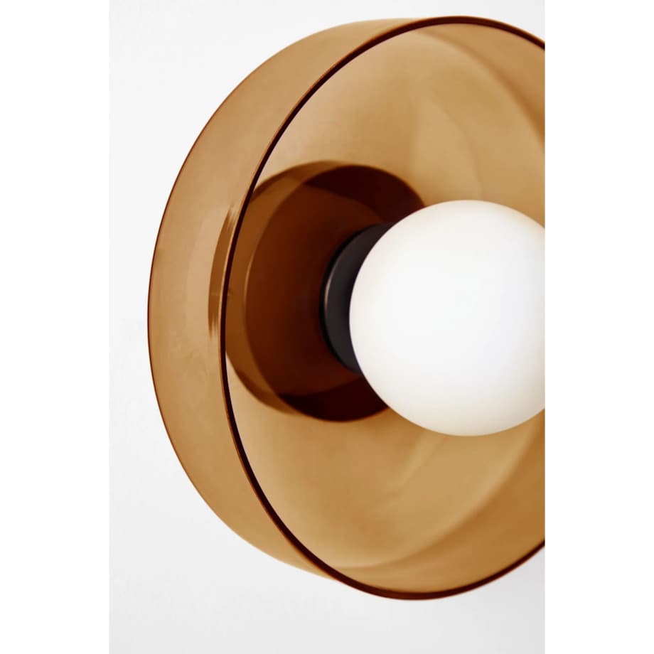 Dekoracja - białe jajko ceramiczne 17,5x14x14 cm i złoty motylek