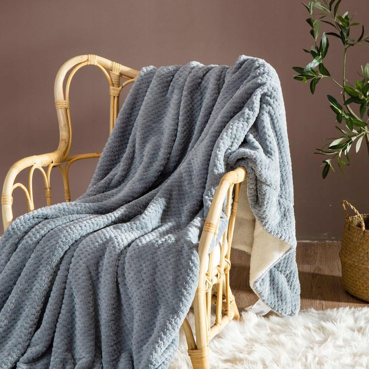 Szary Koc Narzuta z Mikrofibry Baranek 150x200 Sherpa