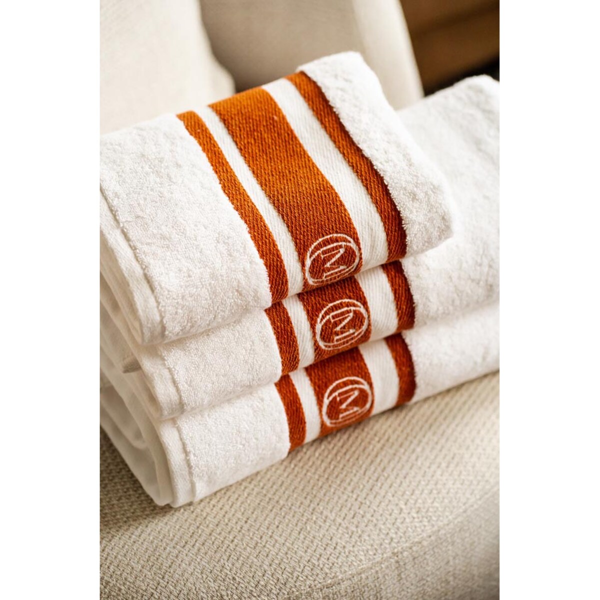 Ręcznik do rąk 50 x 100 cm (cynamon) Monogram Linea OFFICINE Monogram