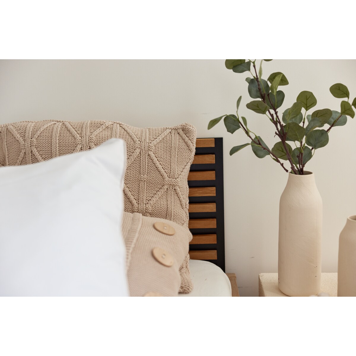 Poszewka brytyjska kwadratowa beżowa, 50 x 50 cm, La Manta