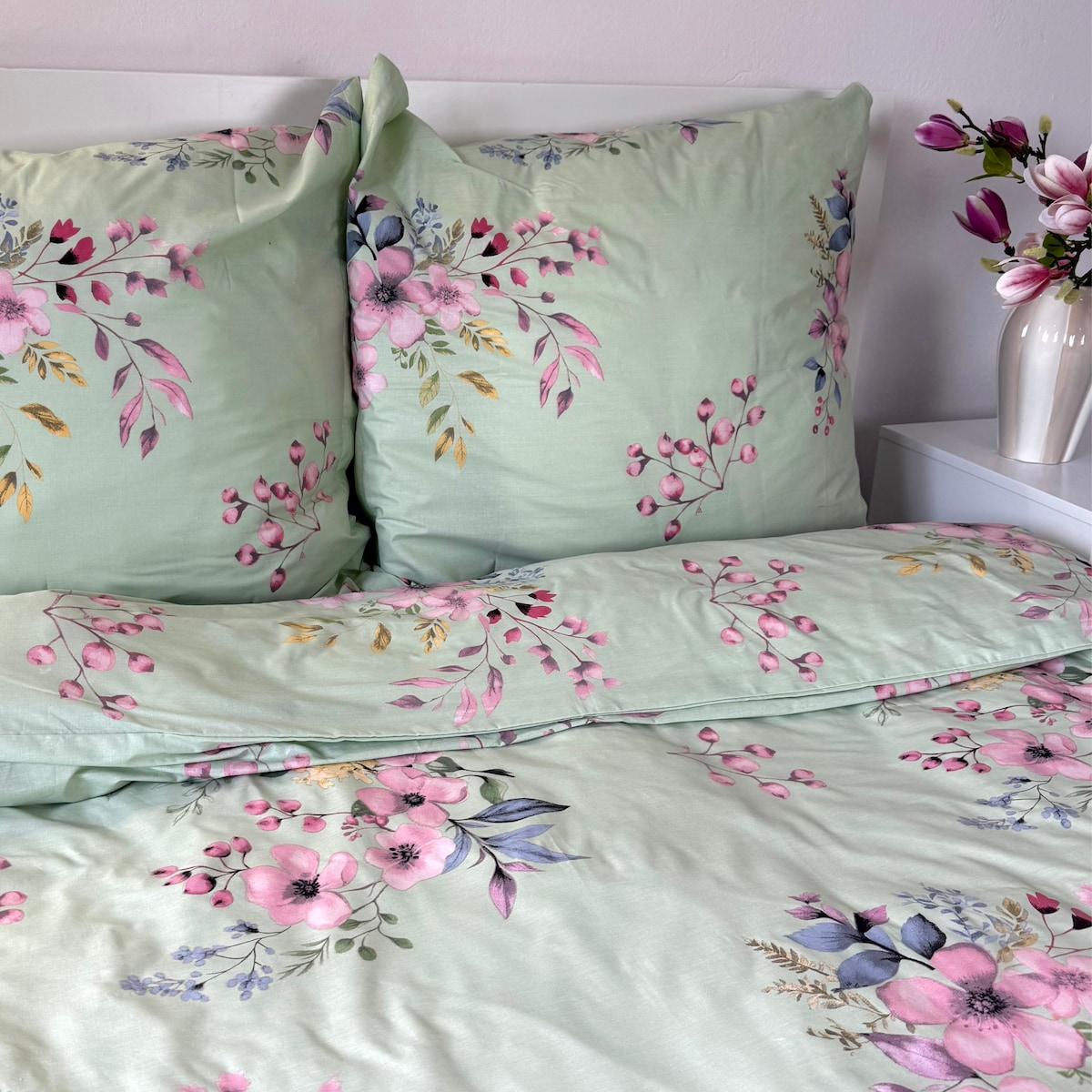 Pościel bawełniana satynowa 200x220 cm Kwitnąca Wiśnia na zielony tle
