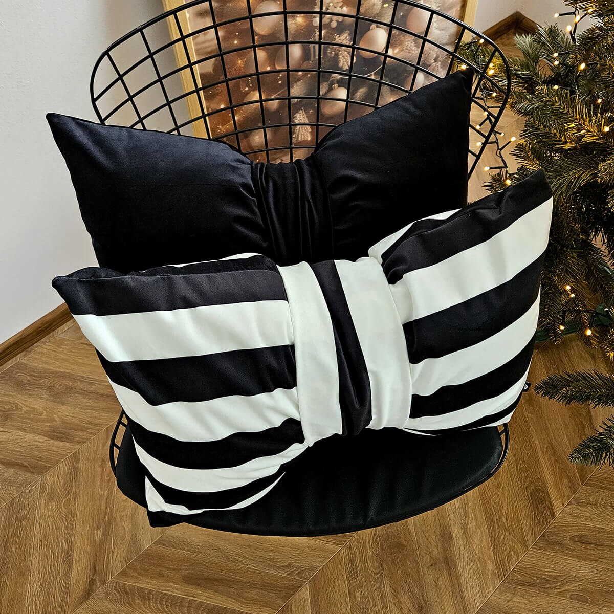 Poduszka XMAS wzór XM47 | Kokarda czarna 40 x 60 cm