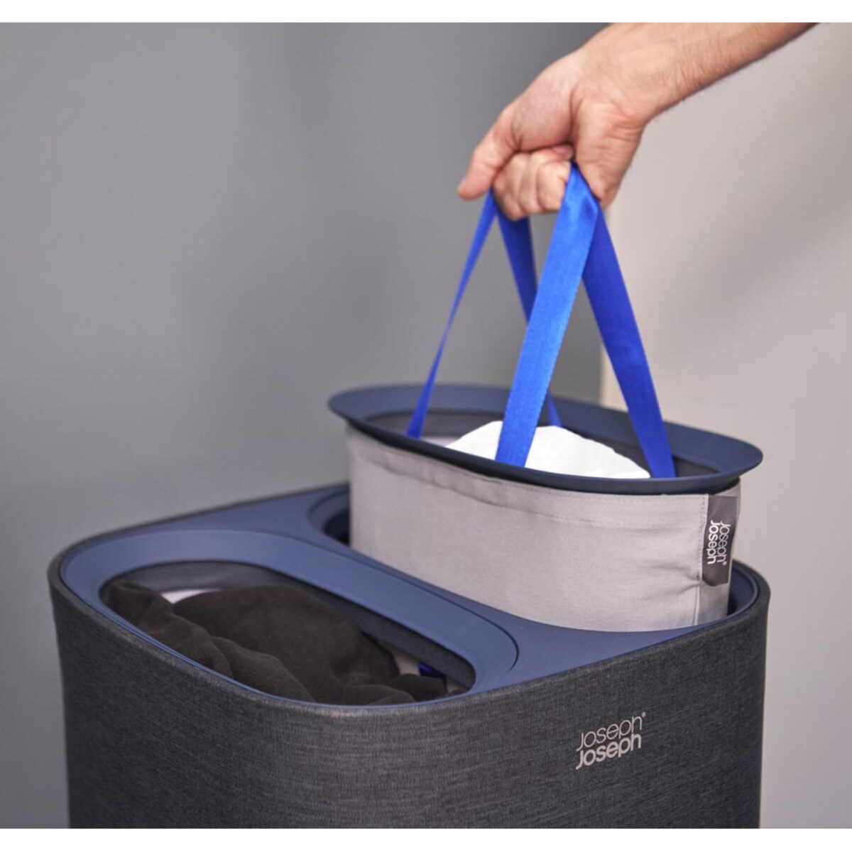 Kosz na pranie czarny Tota, 60 l, Joseph Joseph