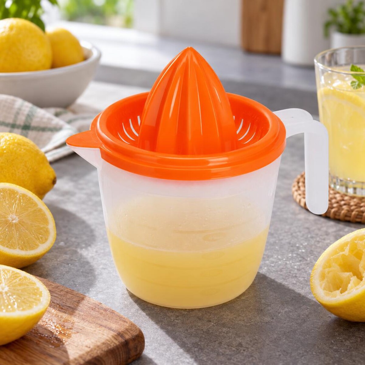 Wyciskacz do cytryn z dużym pojemnikiem, 600 ml