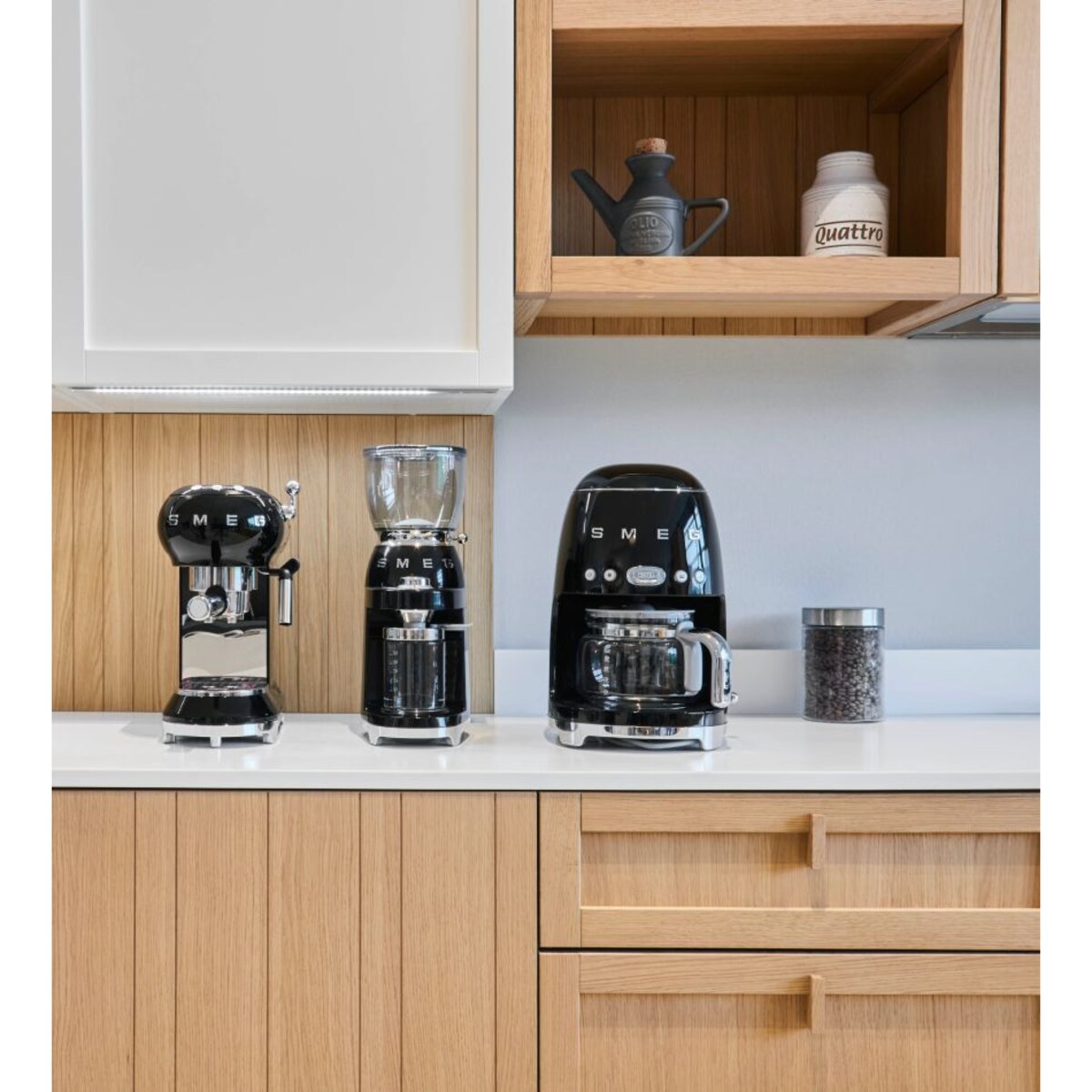 Ekspres do kawy kolbowy czarny 50's Style, SMEG