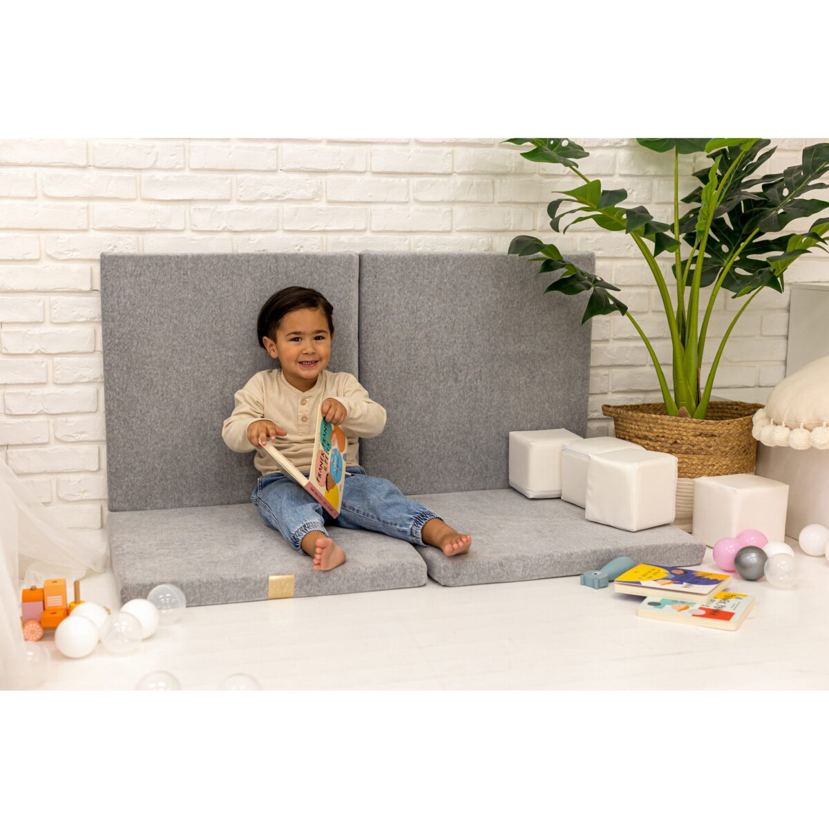 Mata Kwadratowa 120x120cm dla Dzieci, Welurowa, Jasnoszara