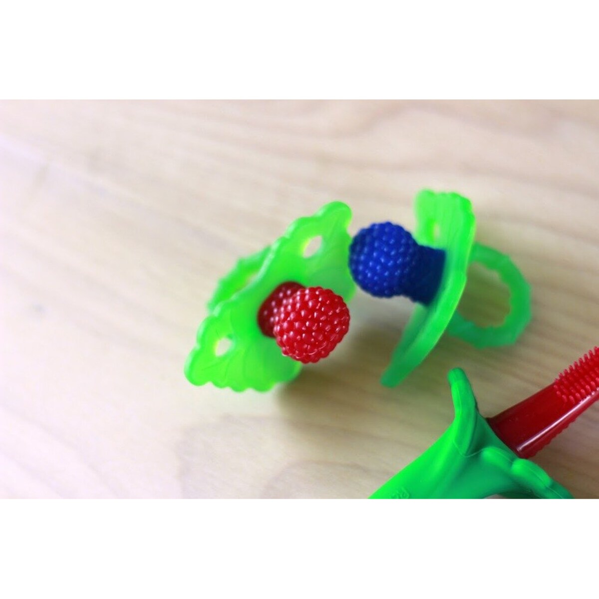 Gryzak dla niemowlaka, Soczysta Malina, RaZbaby