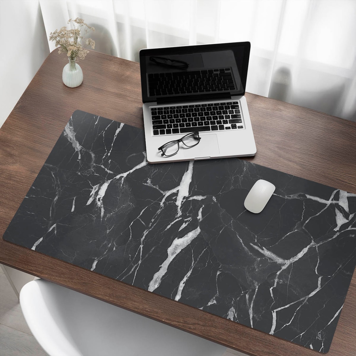 Czarno-Biała mata na biurko Marmurowe żyłki, 120x60 cm