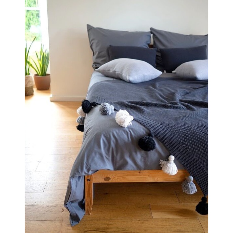 Narzuta z frędzlami grafitowa 155 x 240 cm