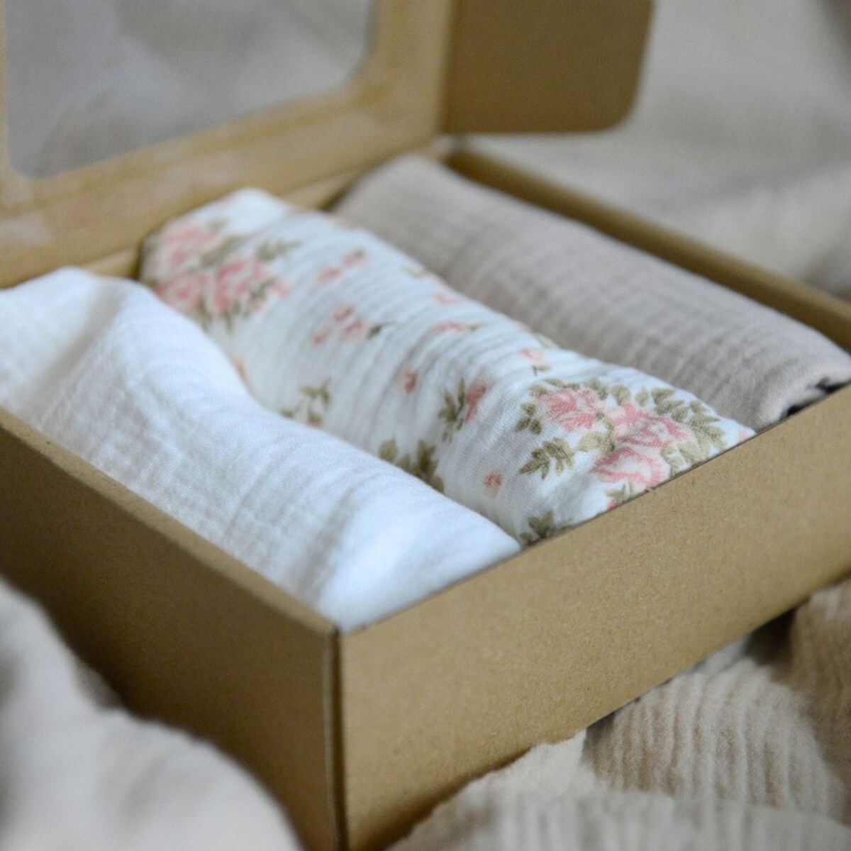 Pieluszki muślinowe - różowe kwiatuszki (3-pak)