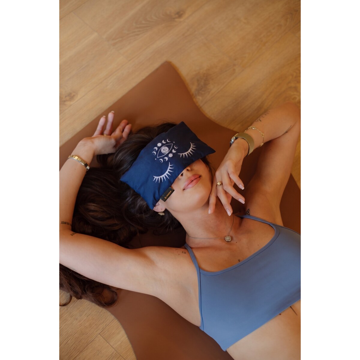 Poduszka na oczy GIRL'S GOTTA RELAX - Moon Phases blue