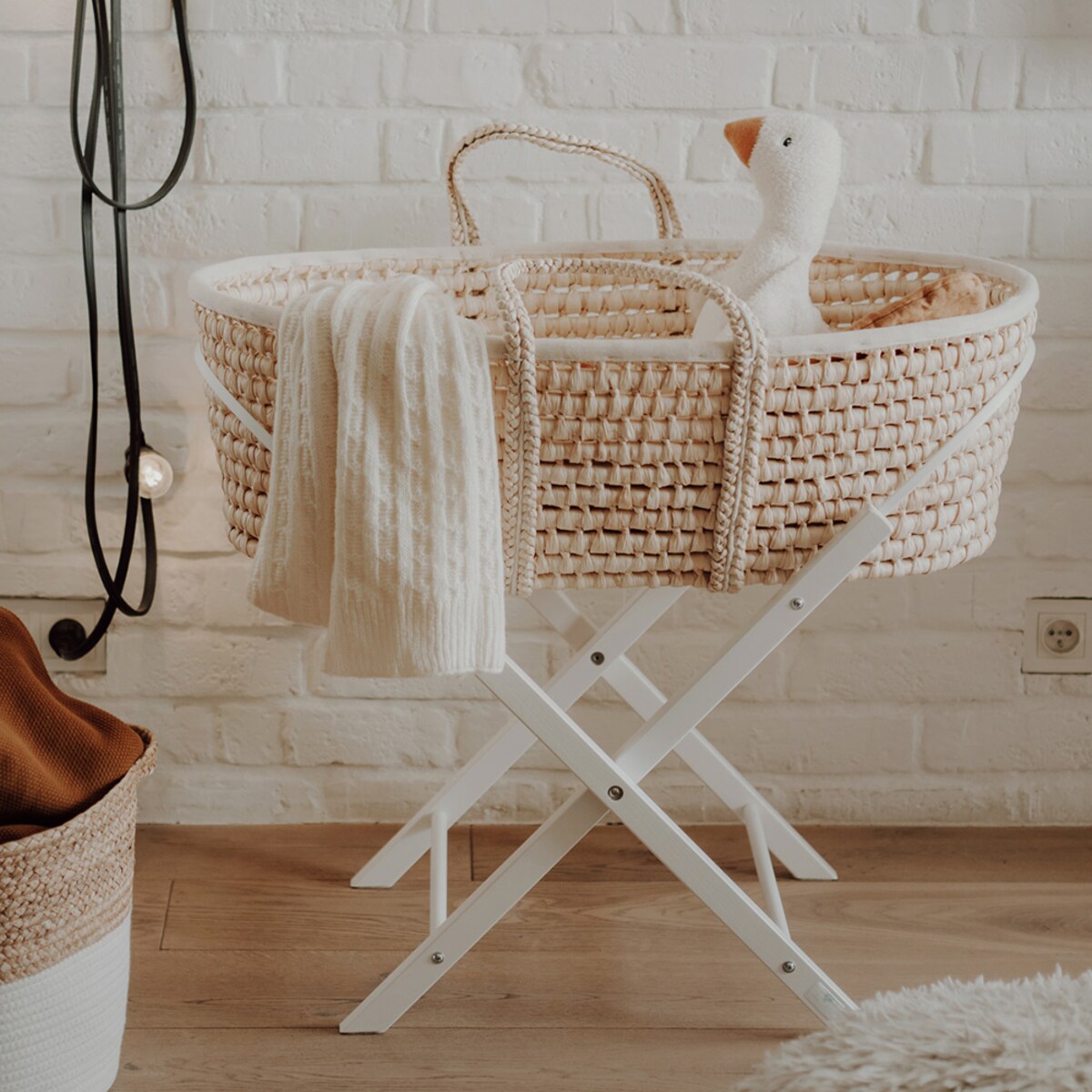 Stojak na kosz Happy Moses - Smart Stand biały