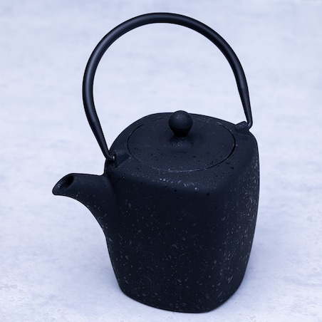 Czajniczek żeliwny Zaparzacz do herbaty ziół 0.9L KINGHOFF