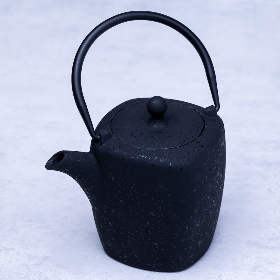 Czajniczek żeliwny Zaparzacz do herbaty ziół 0.9L KINGHOFF