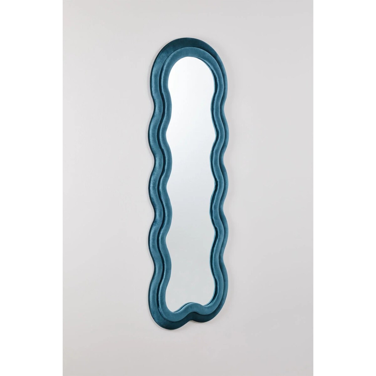 Lustro w falistej ramie aksamit niebieski 160x60 cm