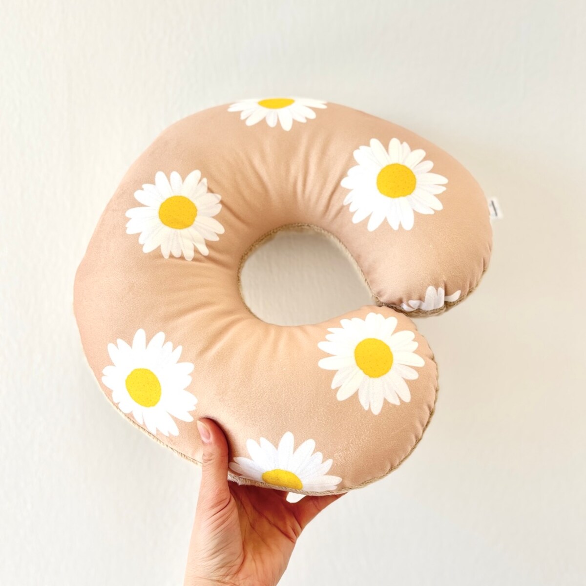 Poduszka podróżna rogal w Stokrotki