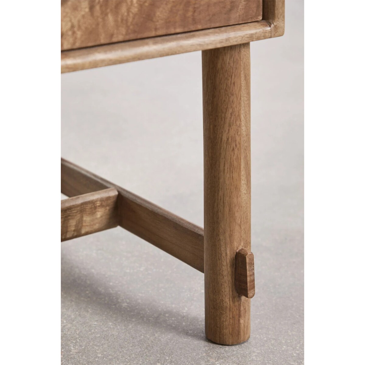 Stolik nocny 45x45 cm z drewna mango Aloma