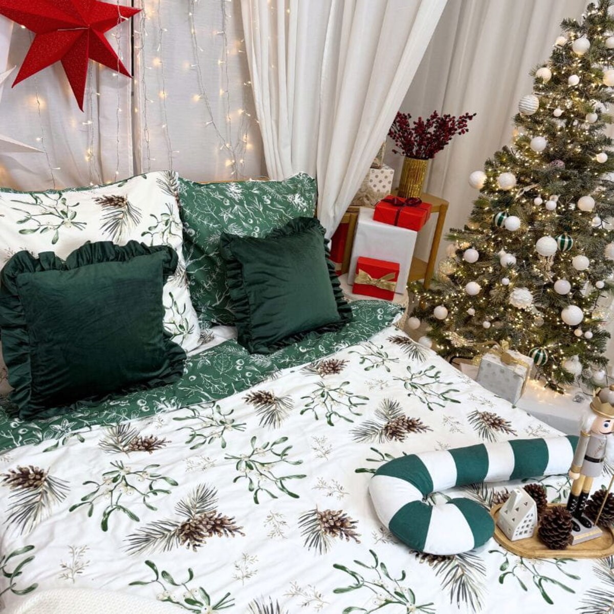 Pościel bawełniana świąteczna 200x220 DWUSTRONNA BIAŁO - ZIELONA ZIMOWY LAS