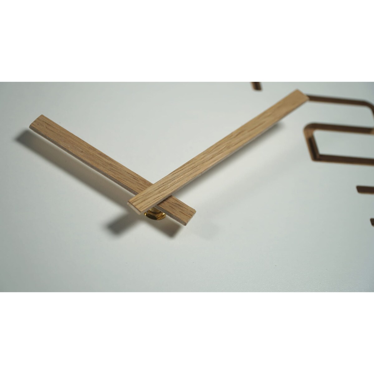 Biały zegar ścienny DIGITS 40cm