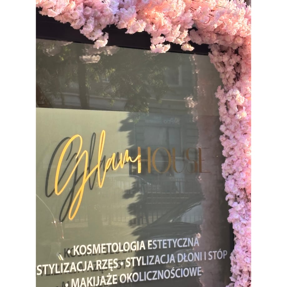 Instalacja/witryna z kwiatów jasny róż