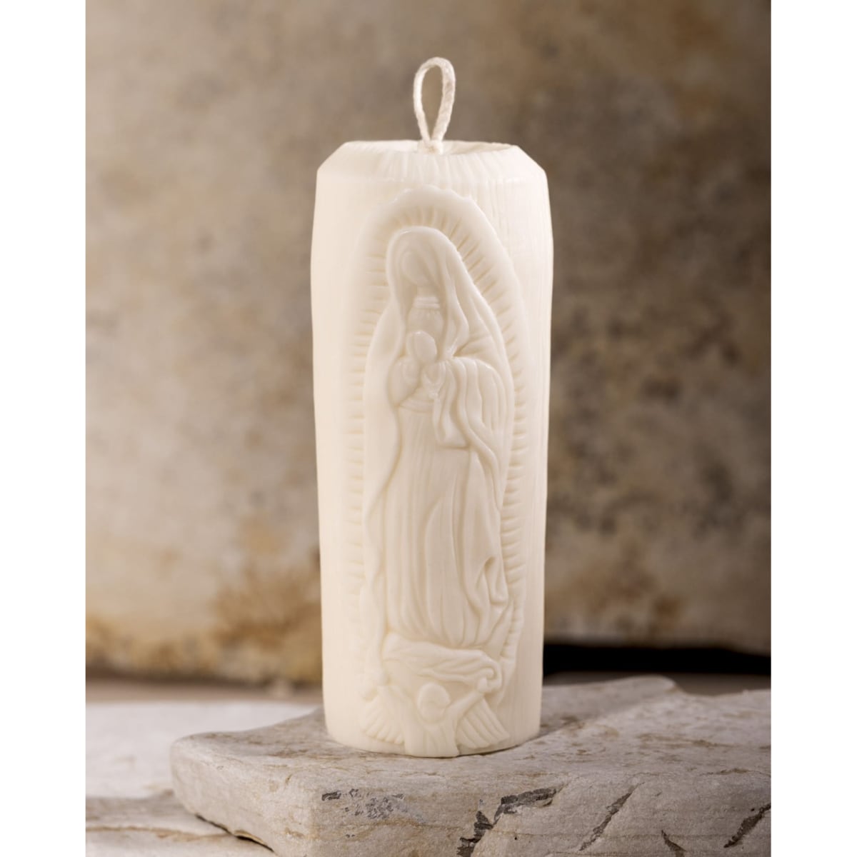 Świeca sojowa Maryja – elegancka świeca na prezent lub dekorację