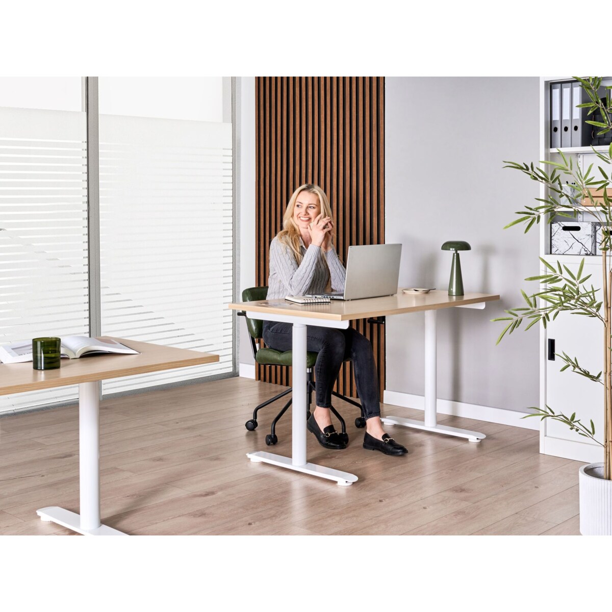Biurko regulowane manualnie DESTINAS Jasny brąz/ biały 120 cm 60 cm