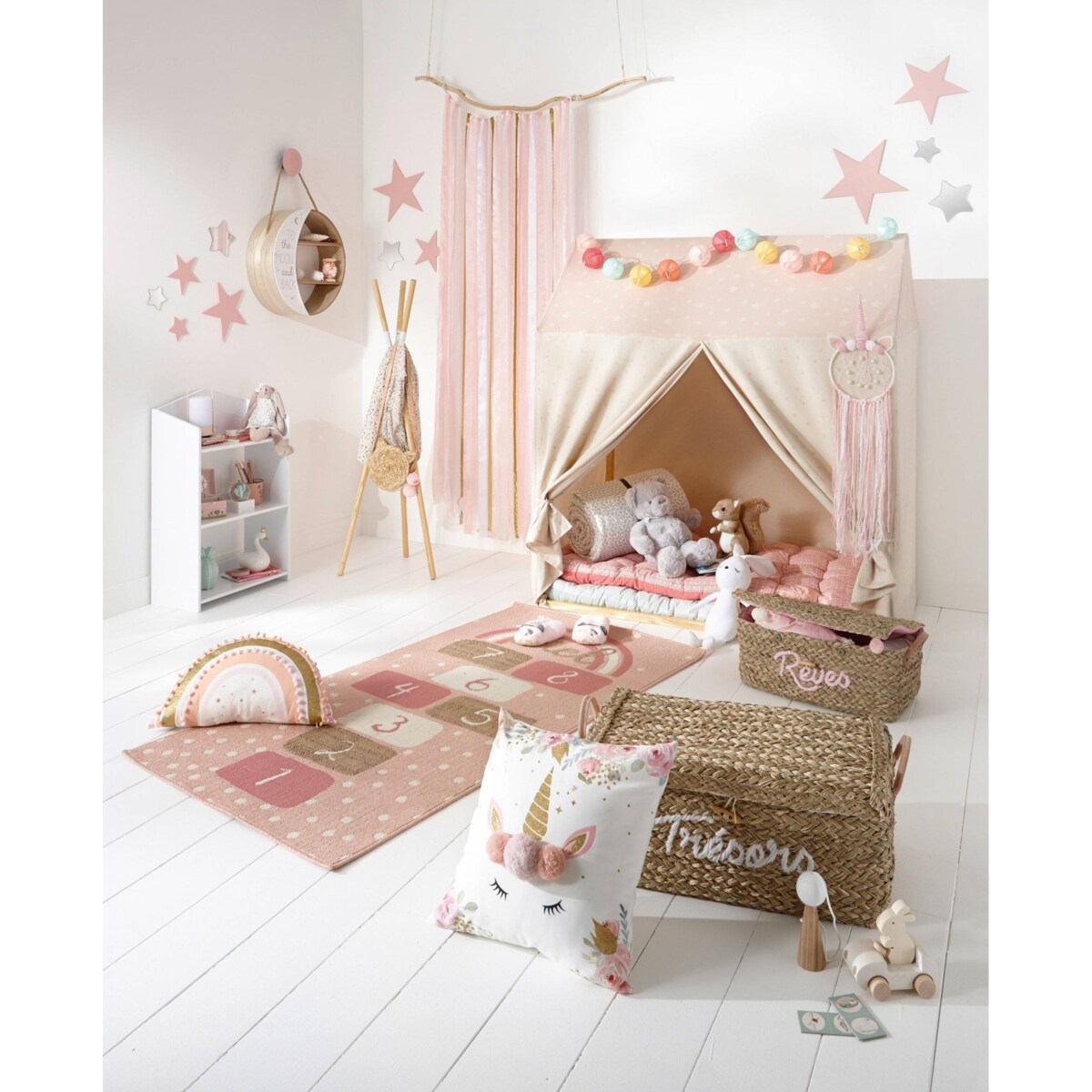 Poduszka dekoracyjna do pokoju dziecka, motyw jednorożca, 40 x 40 cm