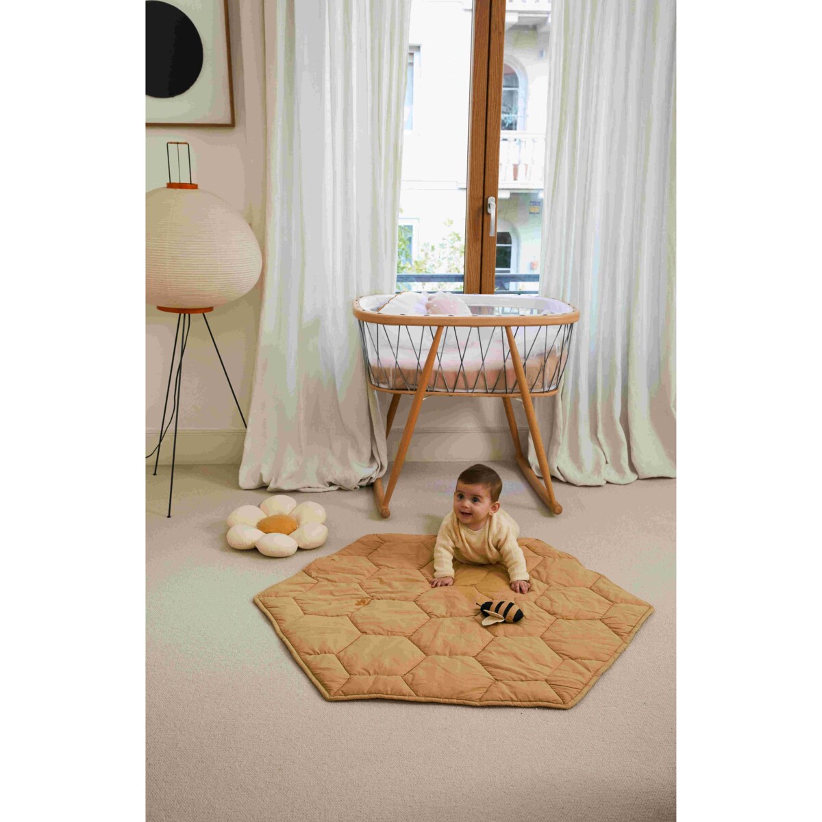 Mata do zabawy Honeycomb 100 x 100 cm, Planet Bee, Lorena Canals