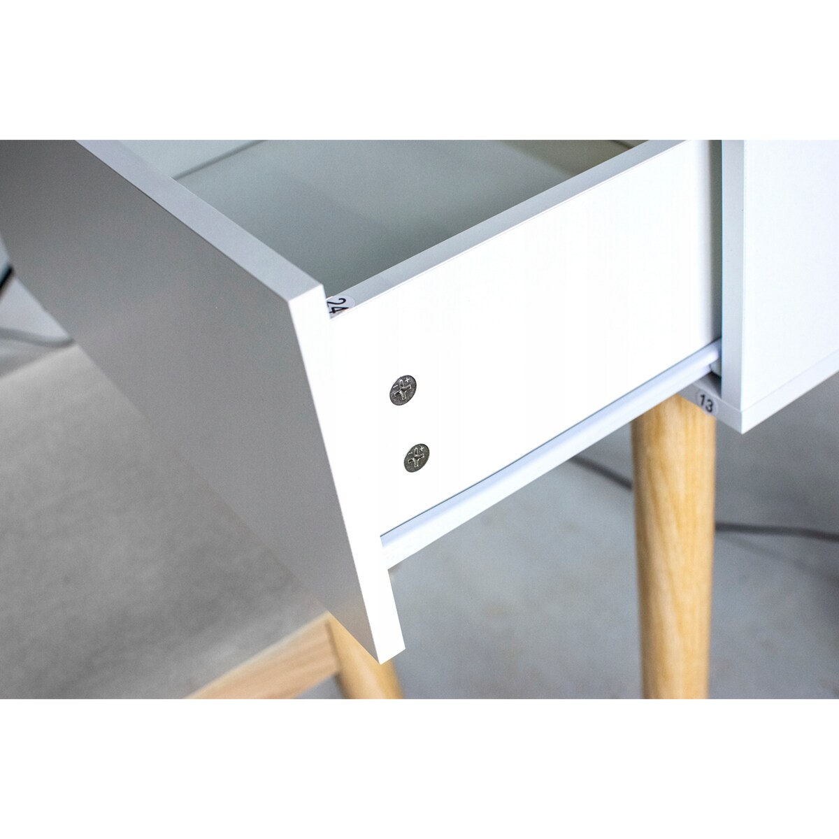 TOALETKA z lustrem LED kosmetyczna skandynawska