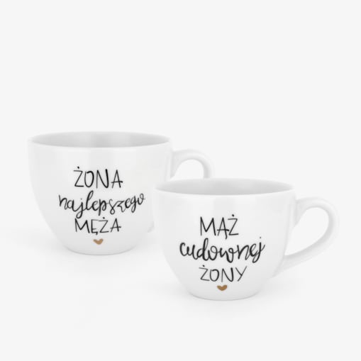 Zestaw 2 Białych Kubków Porcelanowych 500 ml - Napisy Mąż Cudownej Żony i Żona Najlepszego Męża z Motywem Złotego Serca na Walentynki dla Pary