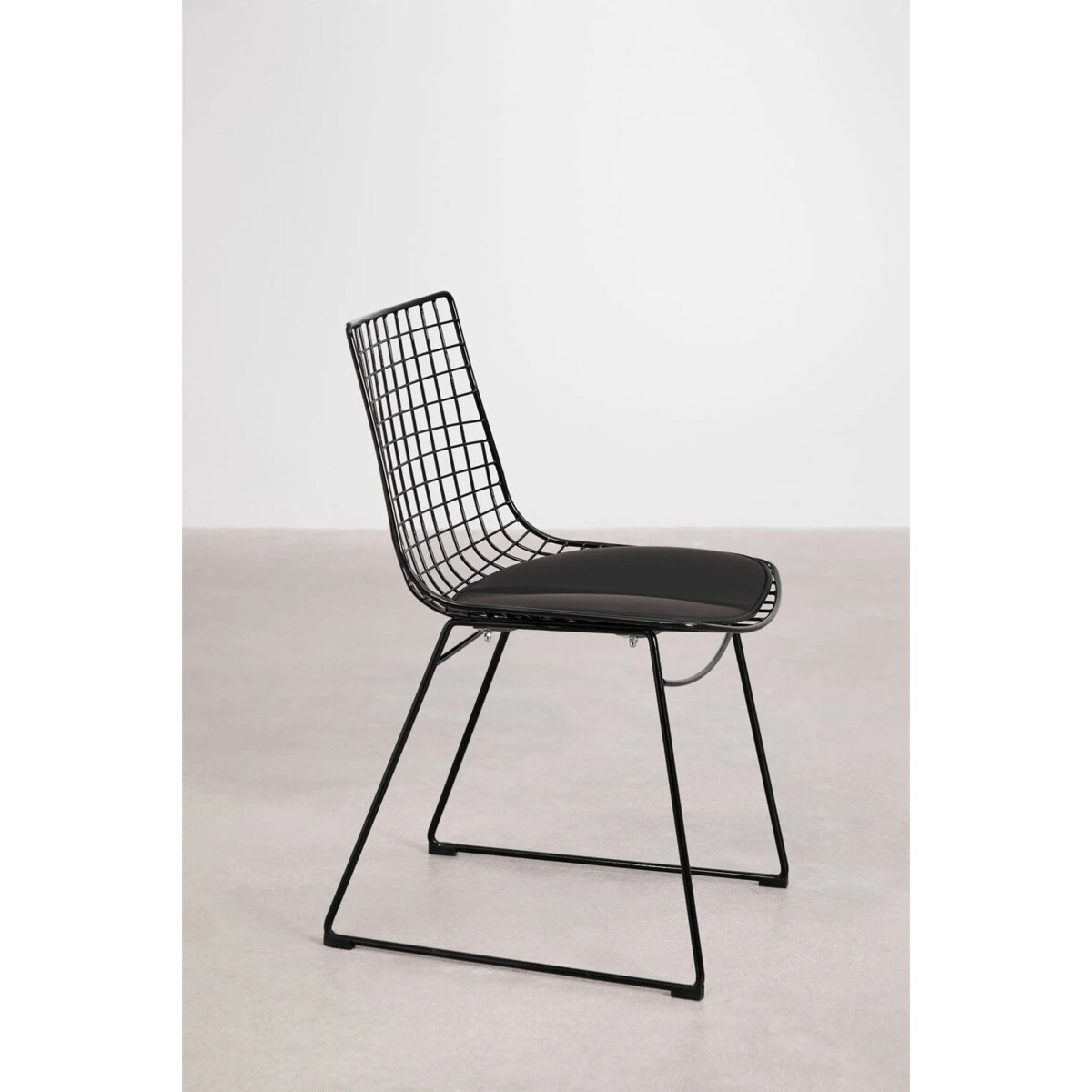 Krzesło metalowe, czarne z czarną poduszką Renee