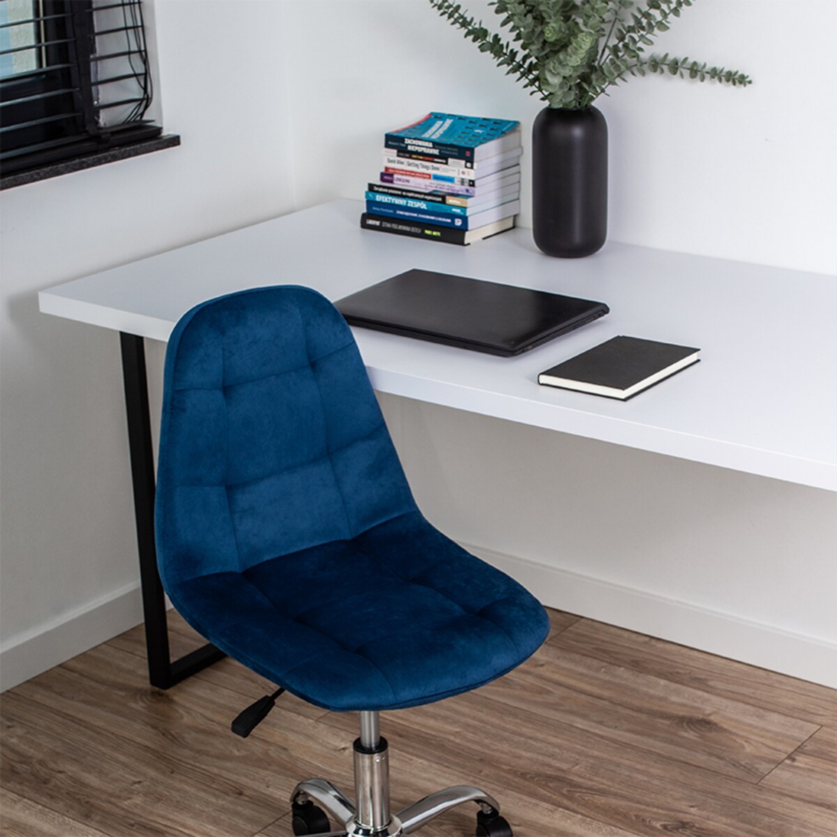 Krzesło biurowe obrotowe nowoczesne pikowane granatowe