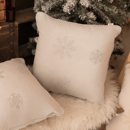 Welurowa srebrna poduszka zimowa Snowflake V 45x45cm