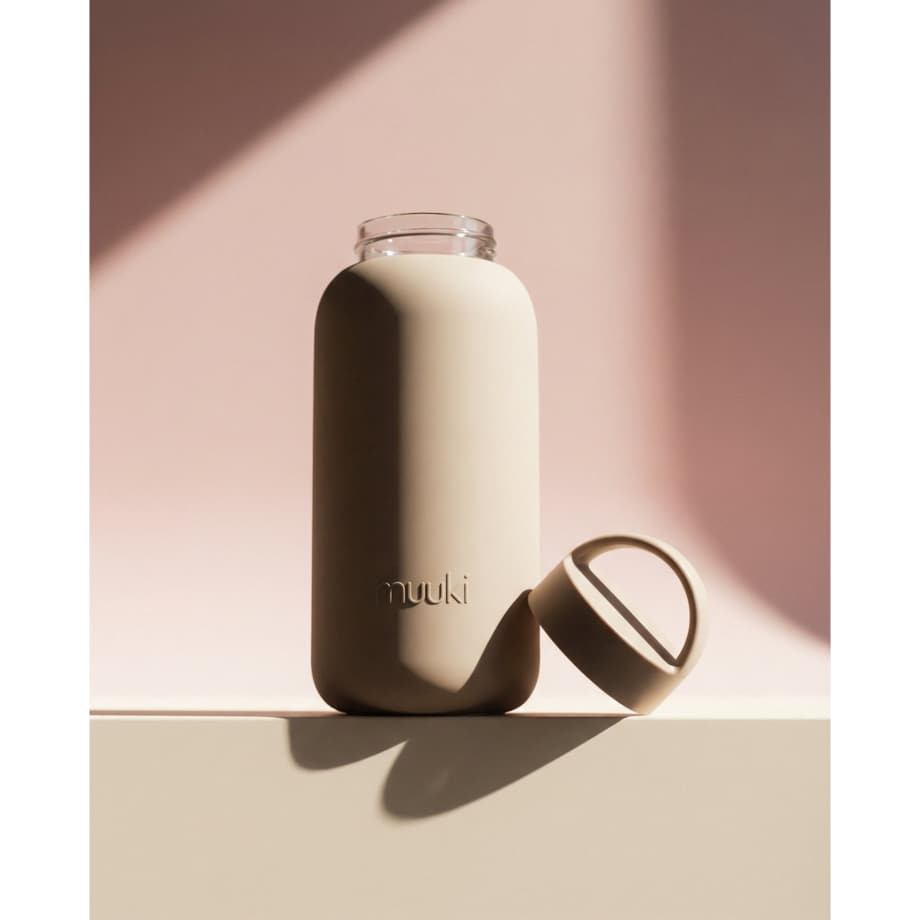MUUKI DAILY BOTTLE szklana butelka na wodę 720 ml, Desert Rose