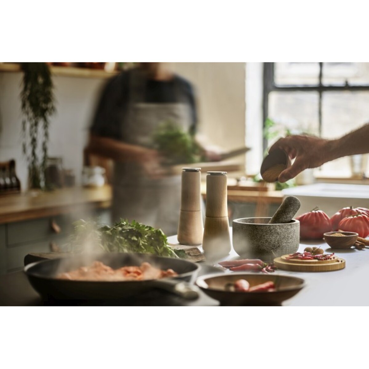 Młynek drewniany do pieprzu Milltop, 19 x 7 x 7 cm, Joseph Joseph