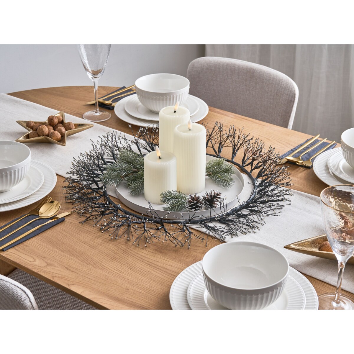 Wieniec świąteczny LED MUGGAN Czarny 52 cm