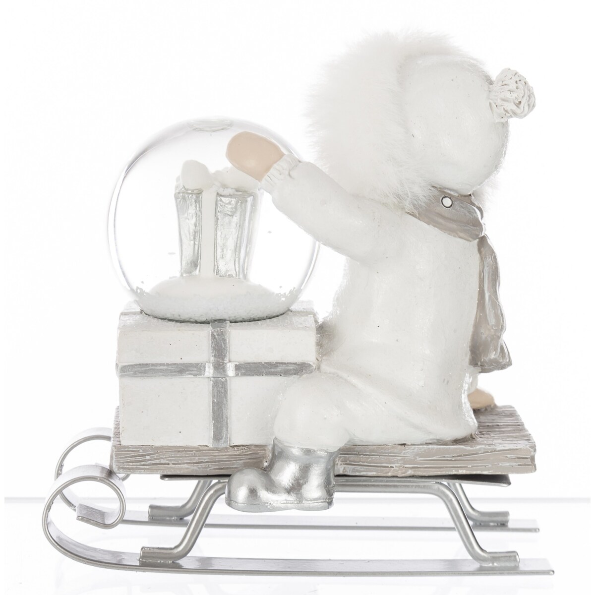 Dekoracja - dziecko na sankach ze szklaną kulą 10,5x10,5x6,5 cm