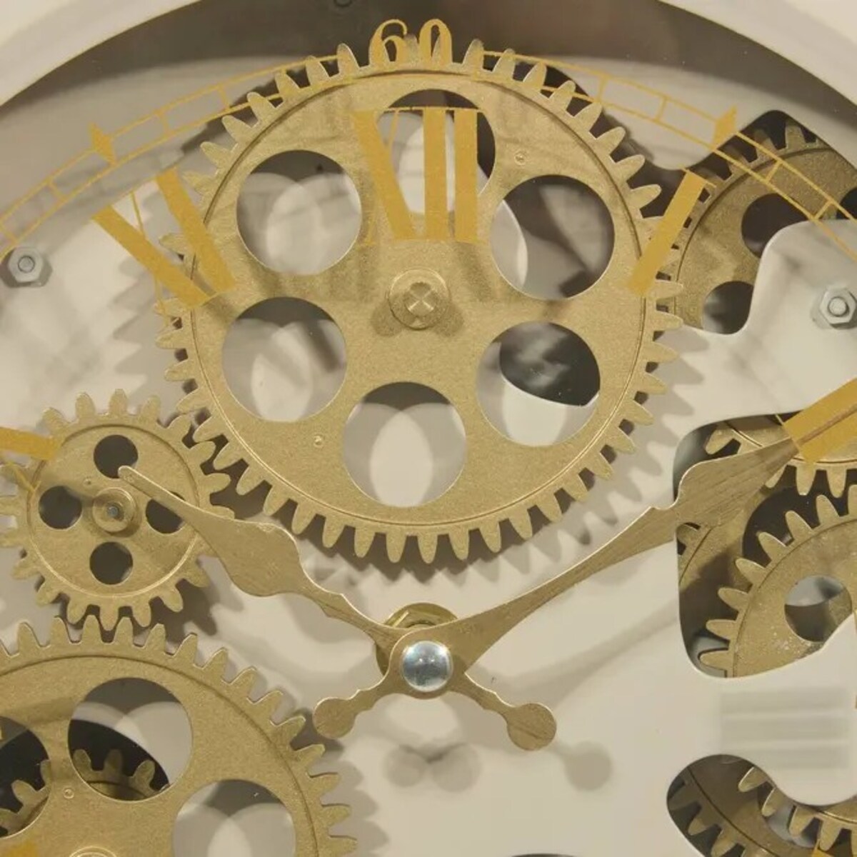 Zegarek z widocznym mechanizmem, cichy, kolor beżowy