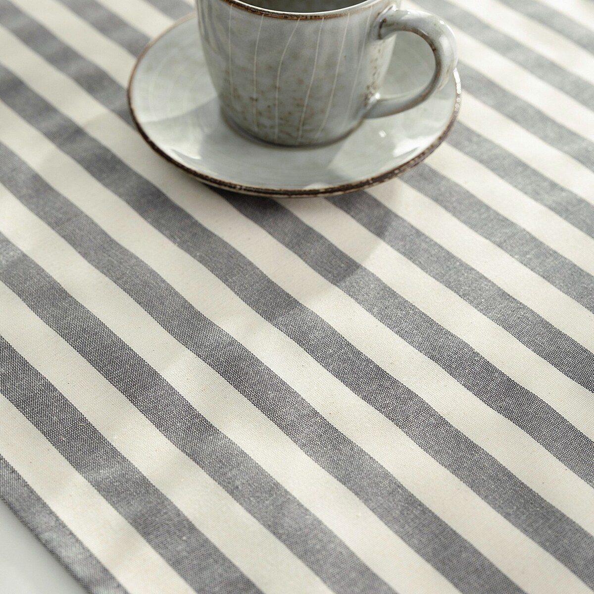 Bieżnik z falbaną 40x160 cm 40x160 szaro-białe pasy (1,5cm)