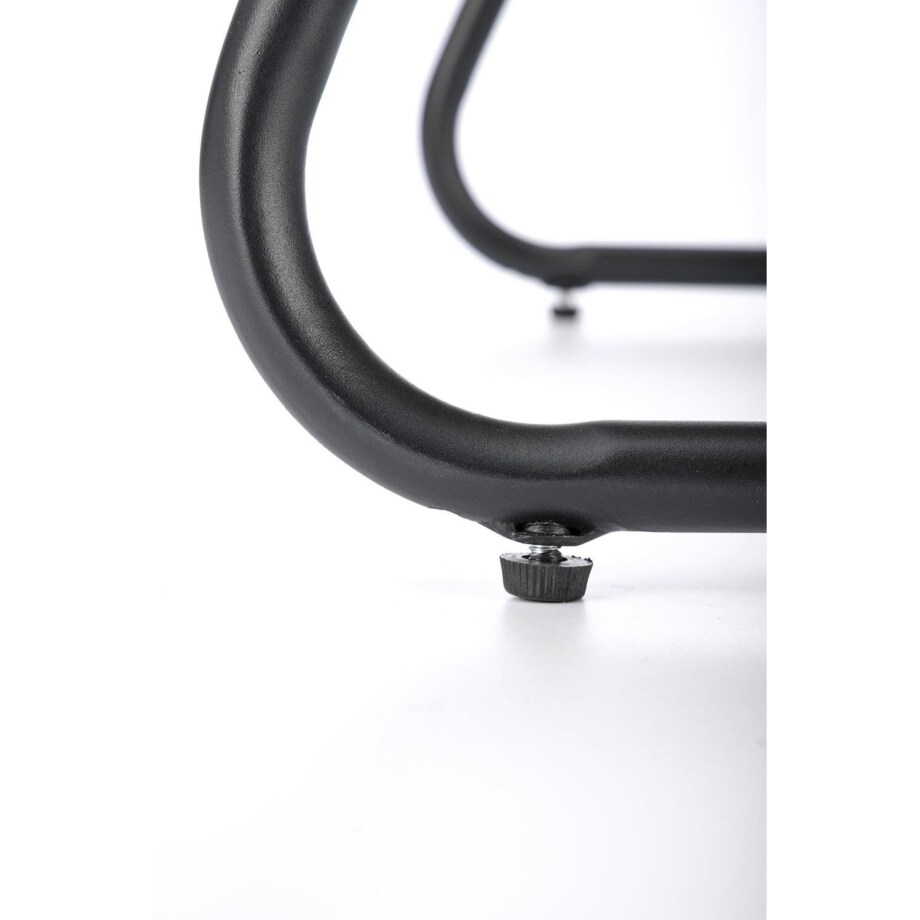 FOTEL RATTANOWY Vasari czarna poduszka NA PŁOZACH stalowych