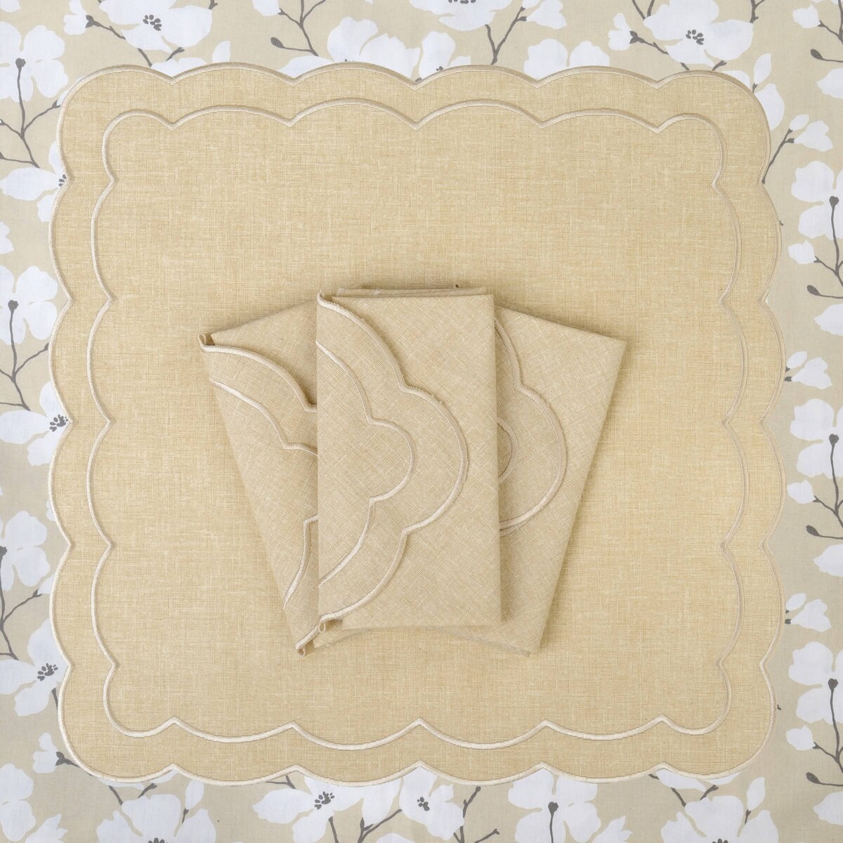 Haftowane serwetki Beige Petali - 6 sztuk