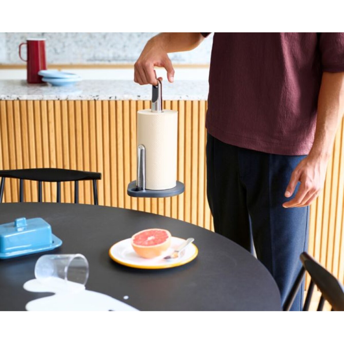 Uchwyt na ręcznik papierowy Hold Joseph Joseph