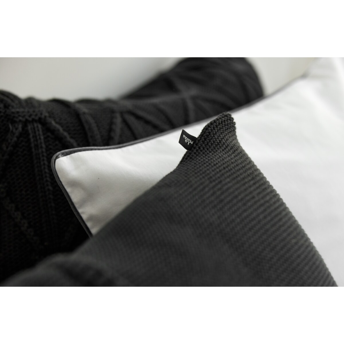 Poszewka brytyjska kwadratowa grafitowa, 50 x 50 cm, La Manta