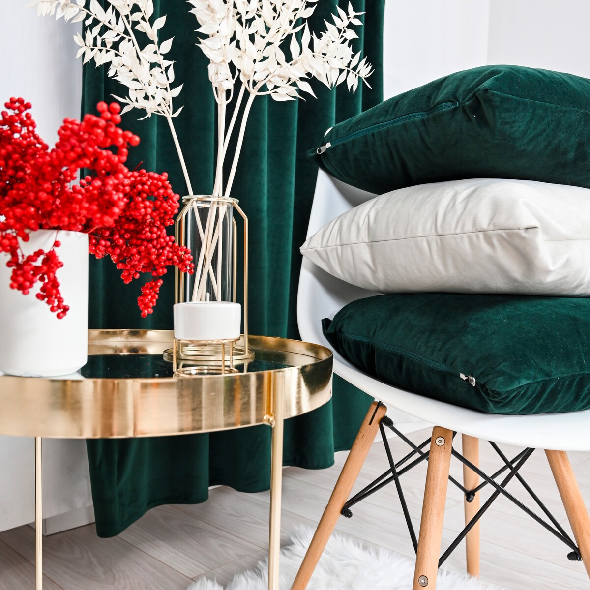 Aksamitna poszewka w kolorze butelkowej zieleni Werona 40x40 cm