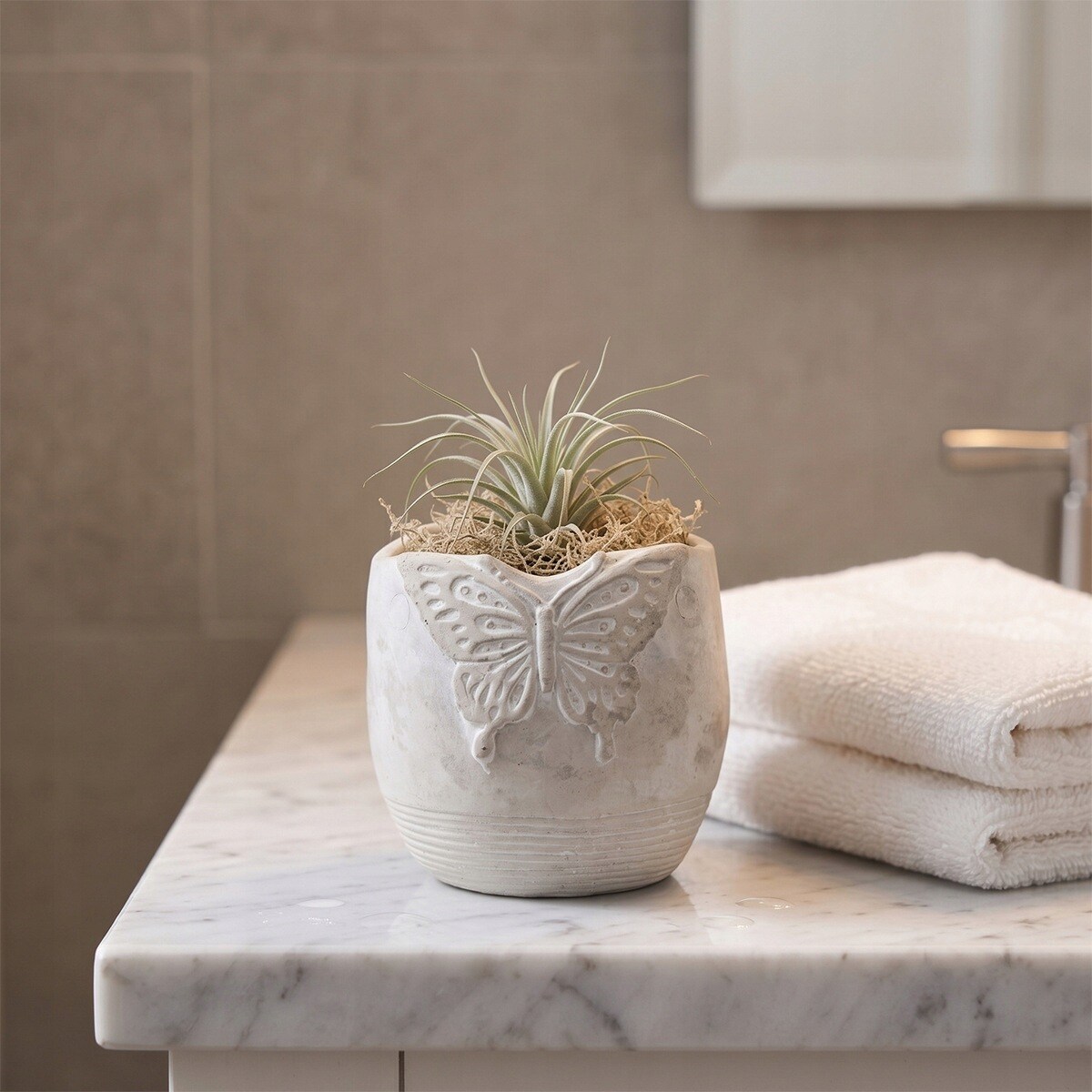 DONICZKA MAŁA BETONOWA SZARA MOTYL LOFT BOHO 8cm NA KWIATY PARAPET OSŁONKA
