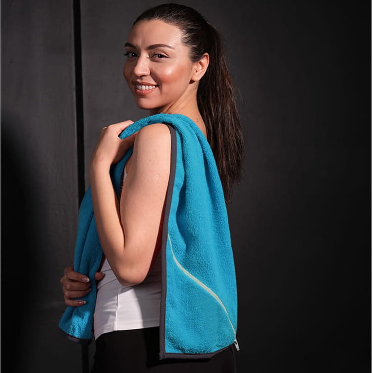 Ręcznik sportowy z kieszonką 30x110 cm turkusowy