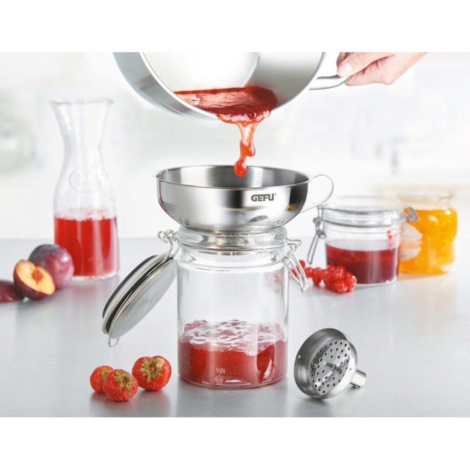 Lejek z sitkiem i praktycznym uchwytem, niezastąpiony element wyposażenia kuchennego