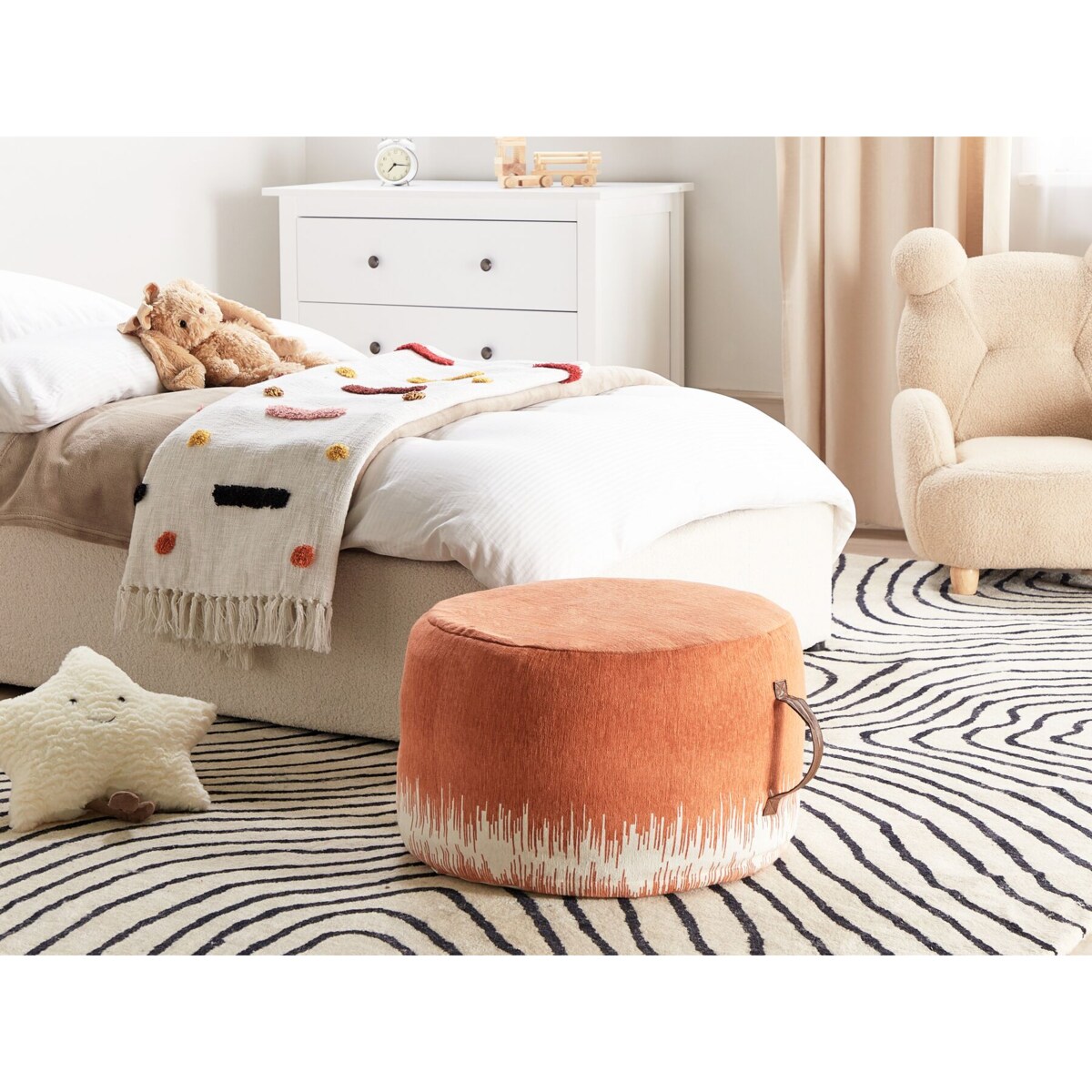 Puf 50 x 30 cm biało-czerwony KAWAI