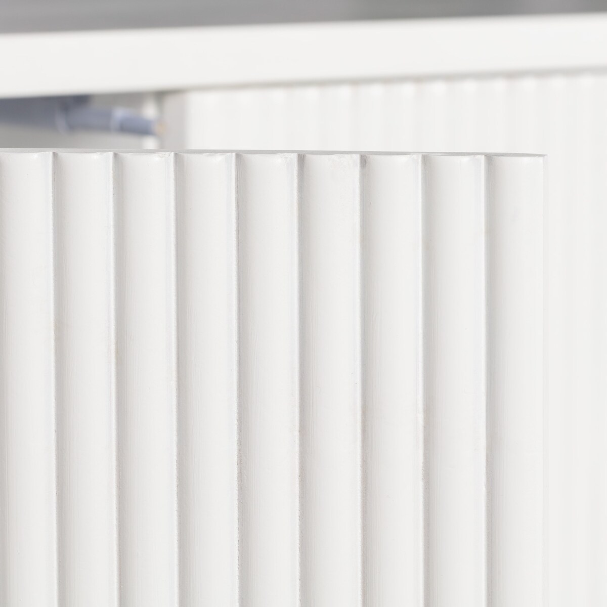 Komoda Wavy white, 130,5 x 45 x 61 cm